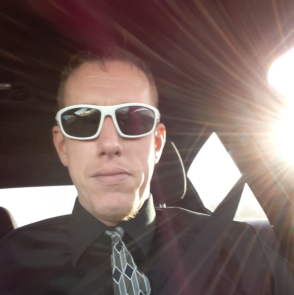 Meet your Posher, Johnny - Picture 3 of 3